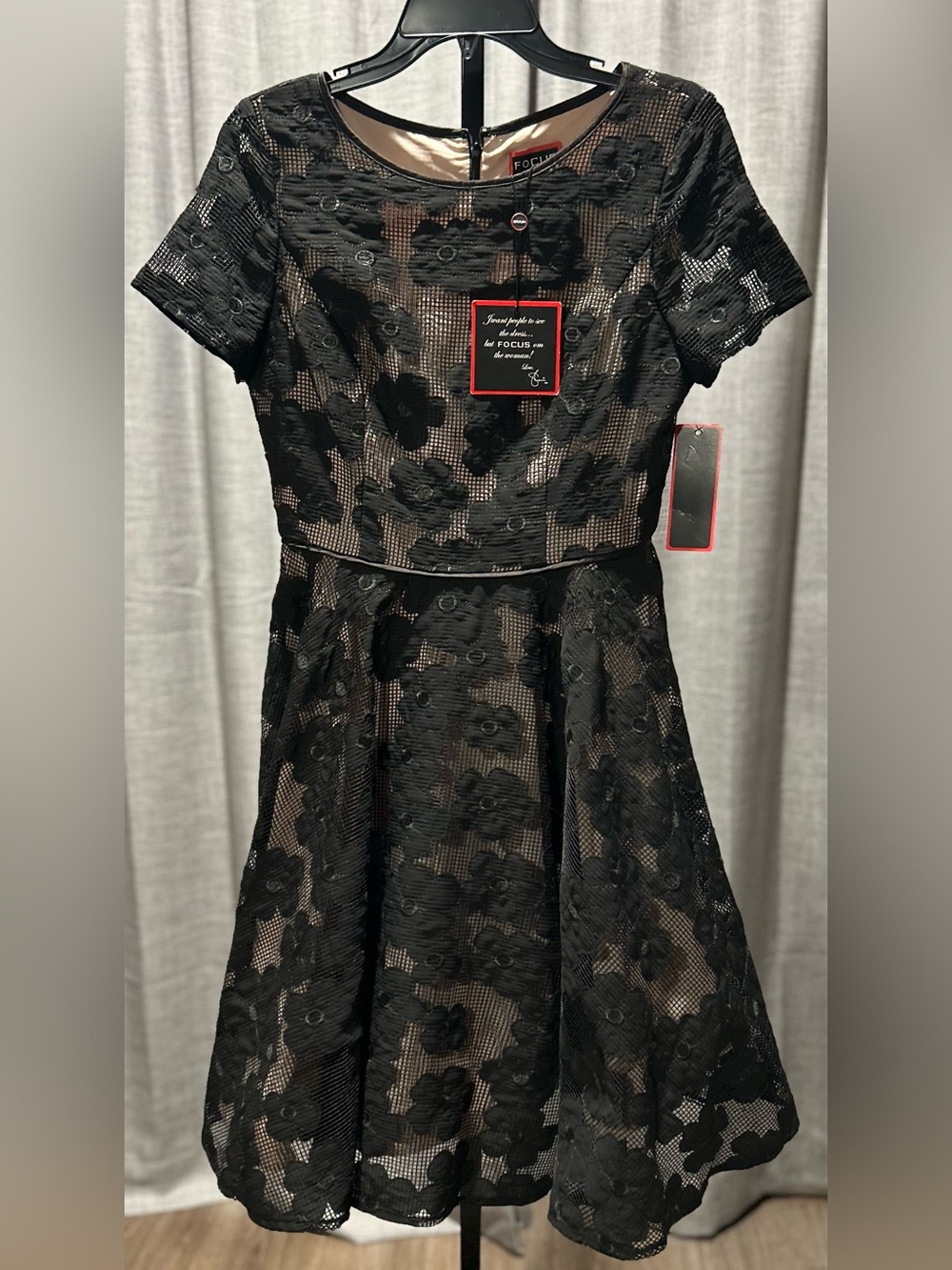 Elegant Black Floral Lace Fit-and-Flare Ladies Dress